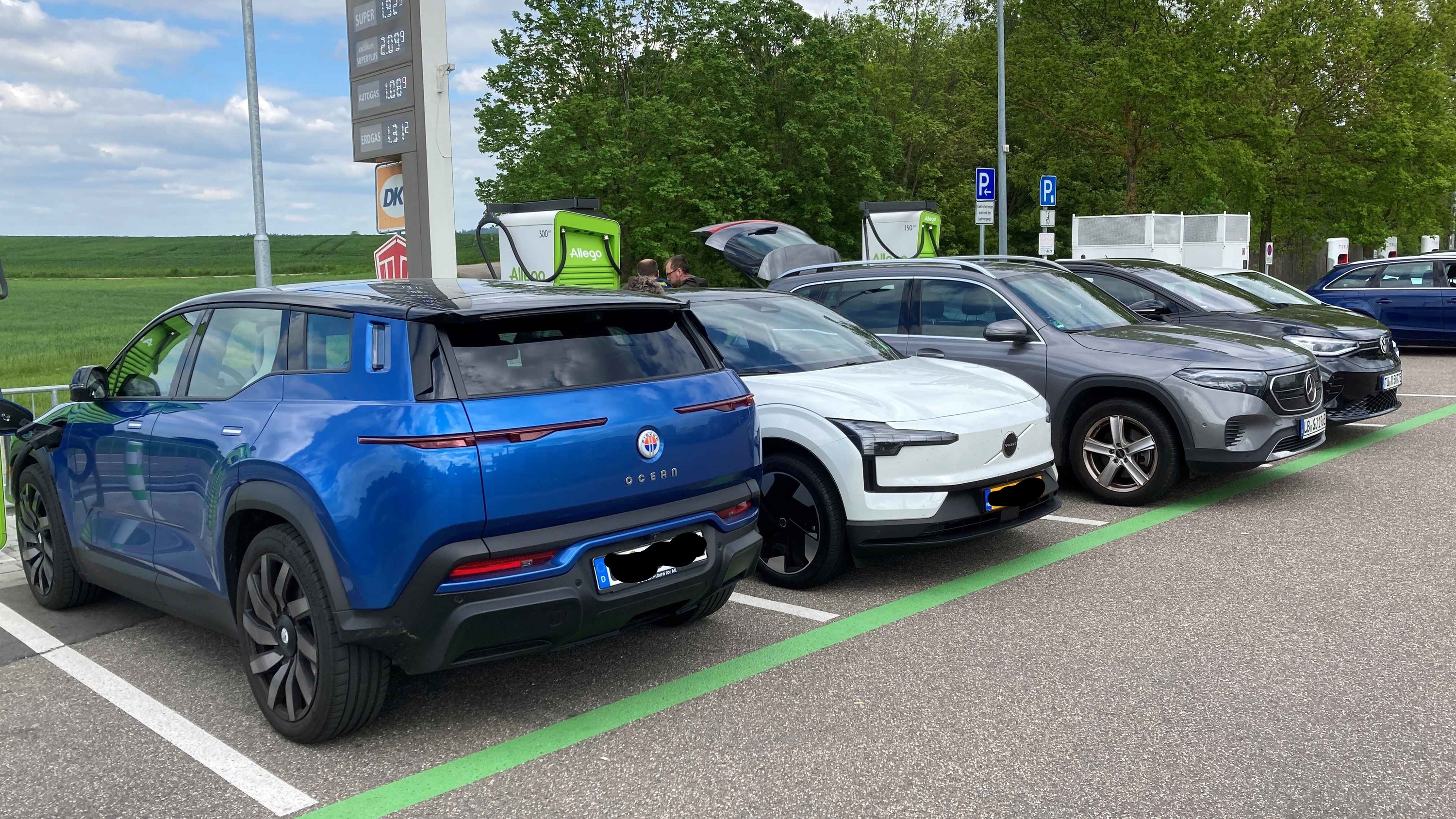 FOE laden - A81 AS32 Vöhringen 300kWH, McD 100m